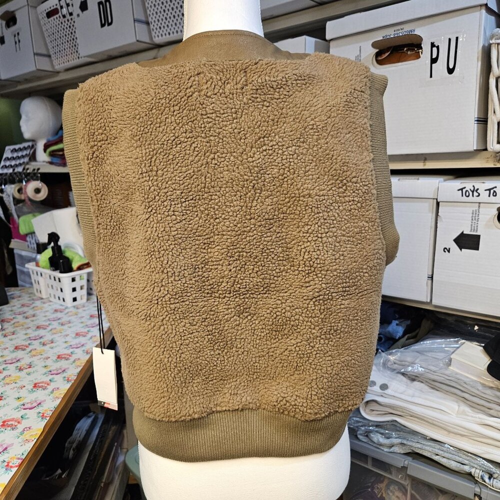 Honor The Gift Olive Brown Sherpa Vest XL With Button Front Embroidered H Logo - Picture 2 of 14